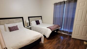 2 chambres, fer et planche Ă repasser, Wi-Fi gratuit, draps fournis