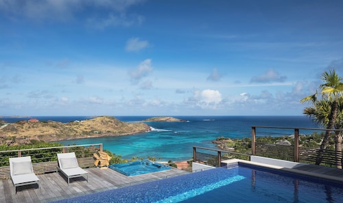 Villa Endeavour So private, breathtaking ocean views, direct from owner !