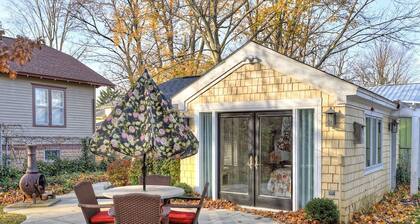 Butterfly Cottage - Unique Cottage located in Historic Downtown Saugatuck