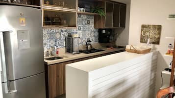 Premium-Apartment, 3 Schlafzimmer, eingeschränkter Meerblick | Eigene Küche | Ofen, Wasserkocher mit Kaffee-/Teezubehör, Mixer
