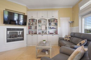 TV, fireplace, DVD player - Isle of Skye - Waterfront Gulf View Home with Many Community Amenities & Pool (Destin)