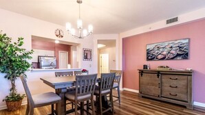 Dining - Atlantis 204B (St. Augustine Beach)