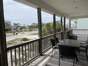 Outdoor dining - Perfect Life (Dauphin Island)