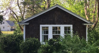 Franktown Artist Cottage