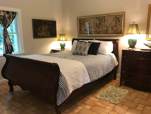 1 habitación, camas con pillow-top y tabla de planchar con plancha 