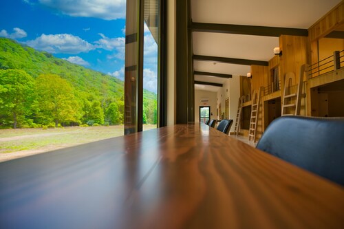 Stunning Modern Private Cabin at River Mountain Resort