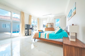 4 bedrooms, iron/ironing board, free WiFi, bed sheets