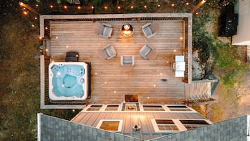 Bañera de hidromasaje al aire libre