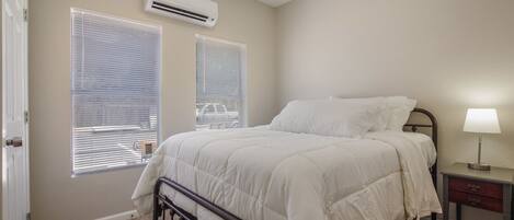 2 chambres, bureau, accĂšs au Wi-Fi (inclus), literie fournie