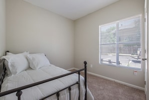 2 bedrooms, desk, free WiFi, bed sheets