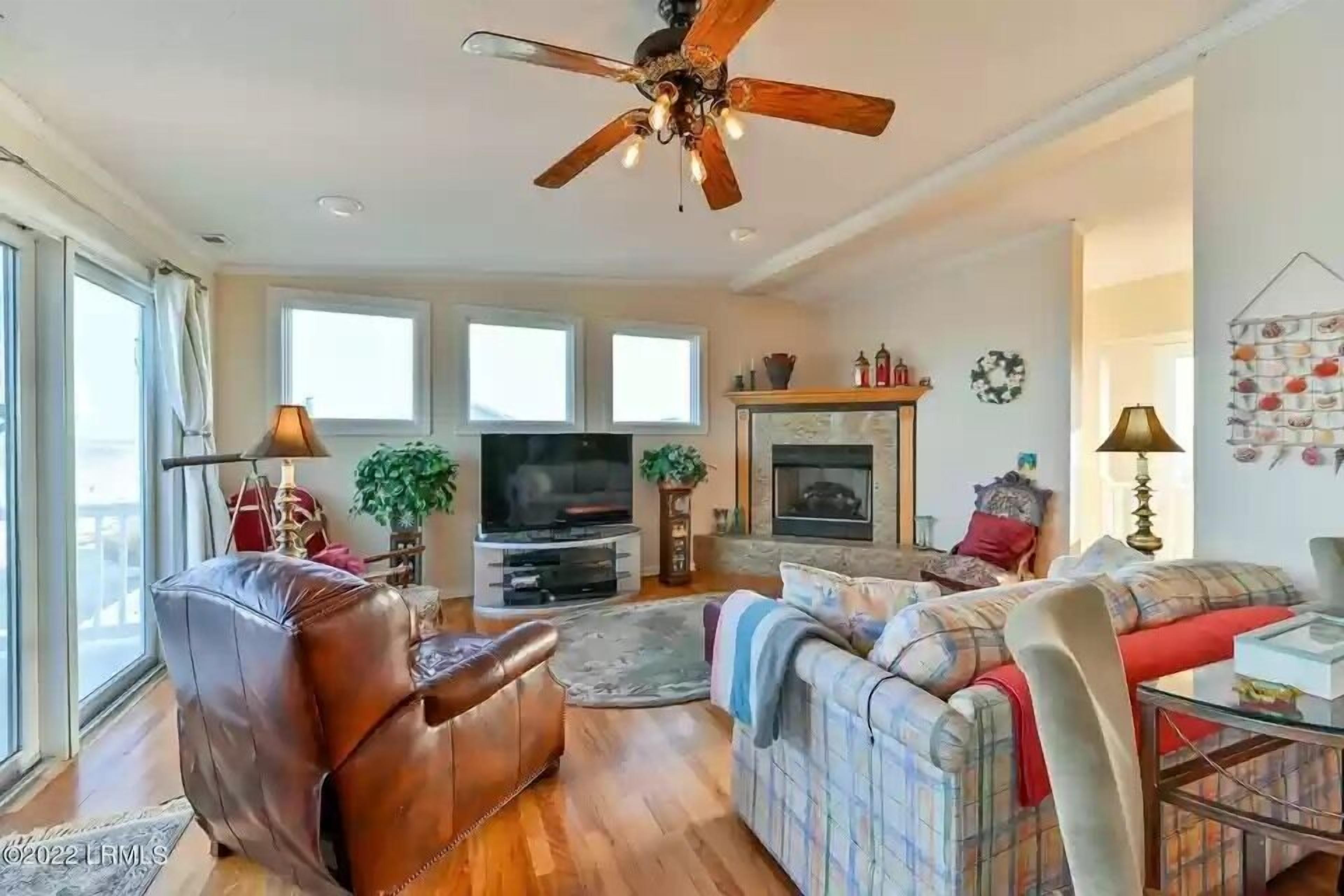 smart tv, fireplace, video games, dvd player