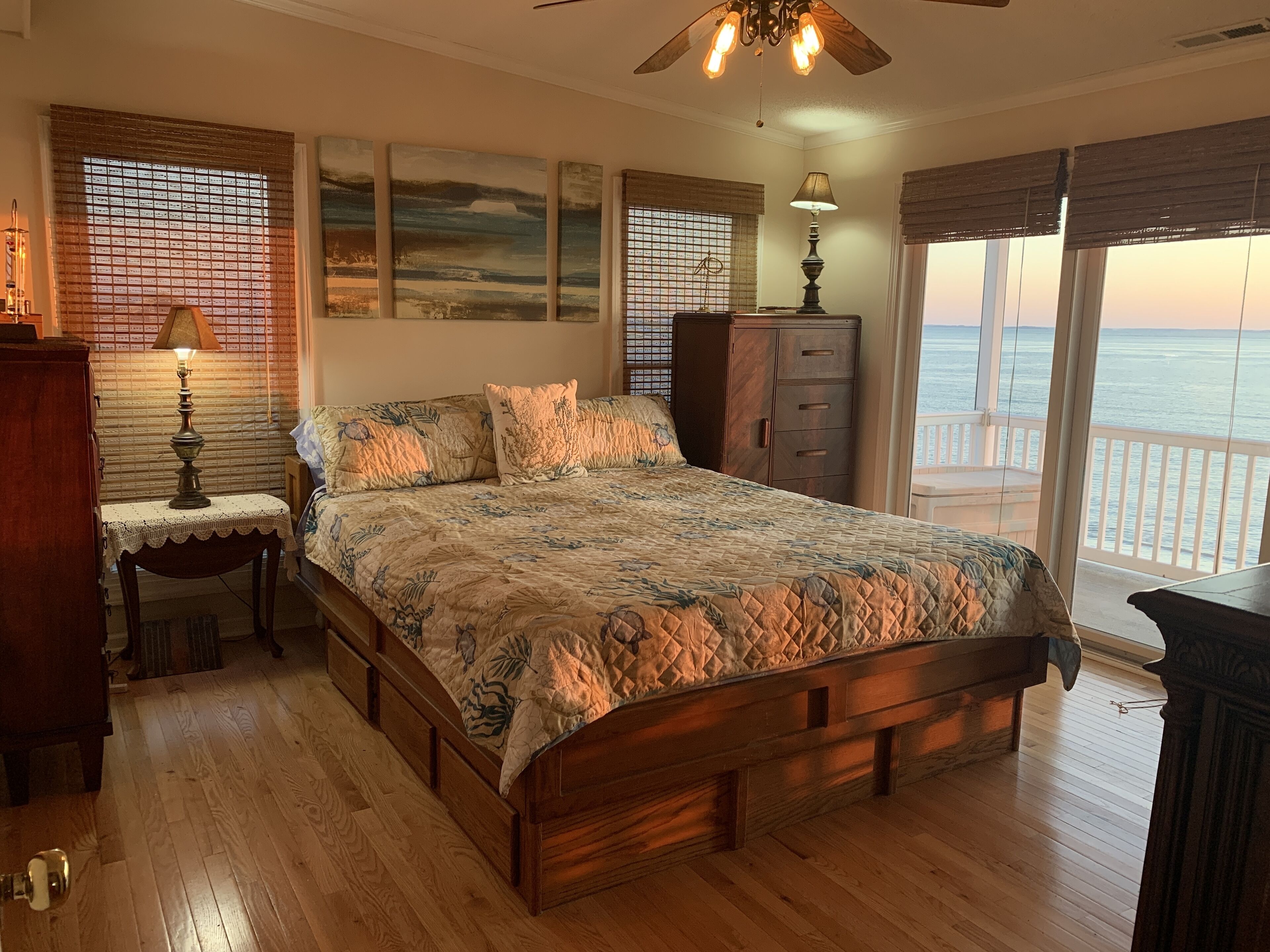 4 bedrooms, iron/ironing board, free wifi, bed sheets