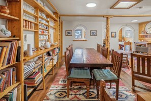 Dining - Encanto Lodge - Downtown Chama 1 Block From Train (Chama)