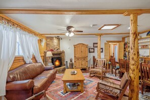 TV, fireplace, offices