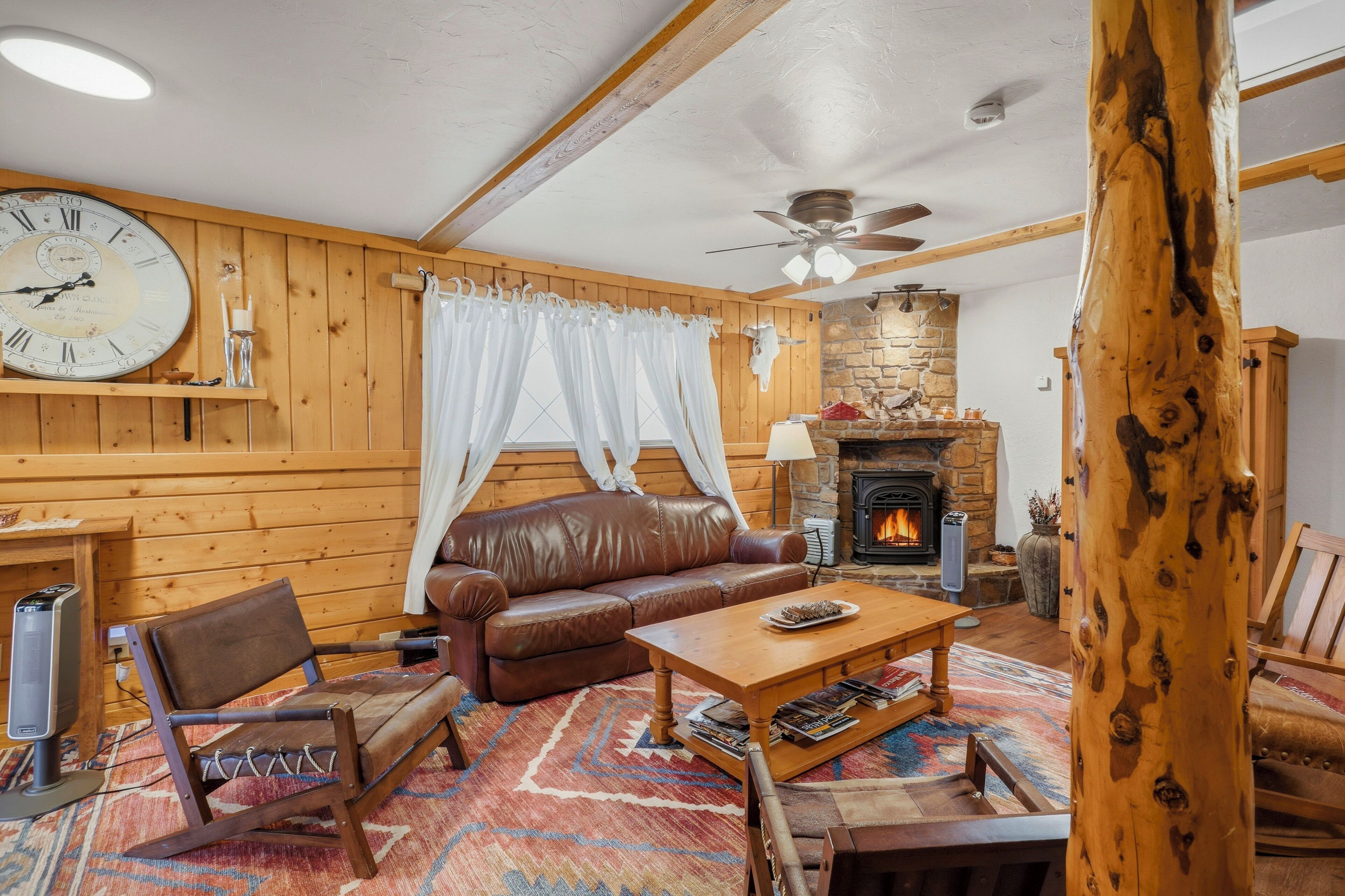 TV, fireplace, offices