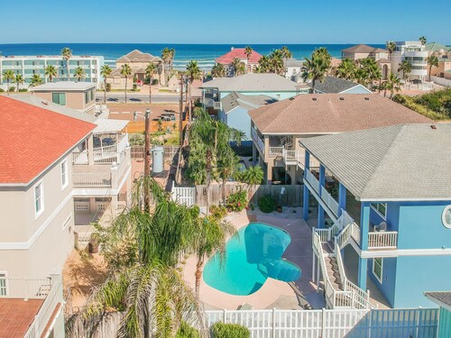 Seabatical: 10% off 7+ nights! Seaside escape, beach 2 mins away!