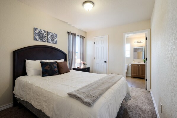 3 habitaciones, tabla de planchar con plancha y wifi gratis 