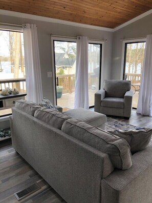 Smart TV, table football