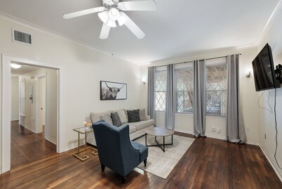 Spacious 3BR/2BA 1st Floor Apt in Historic Alta Vista, SA, 20% Off! Free Parking