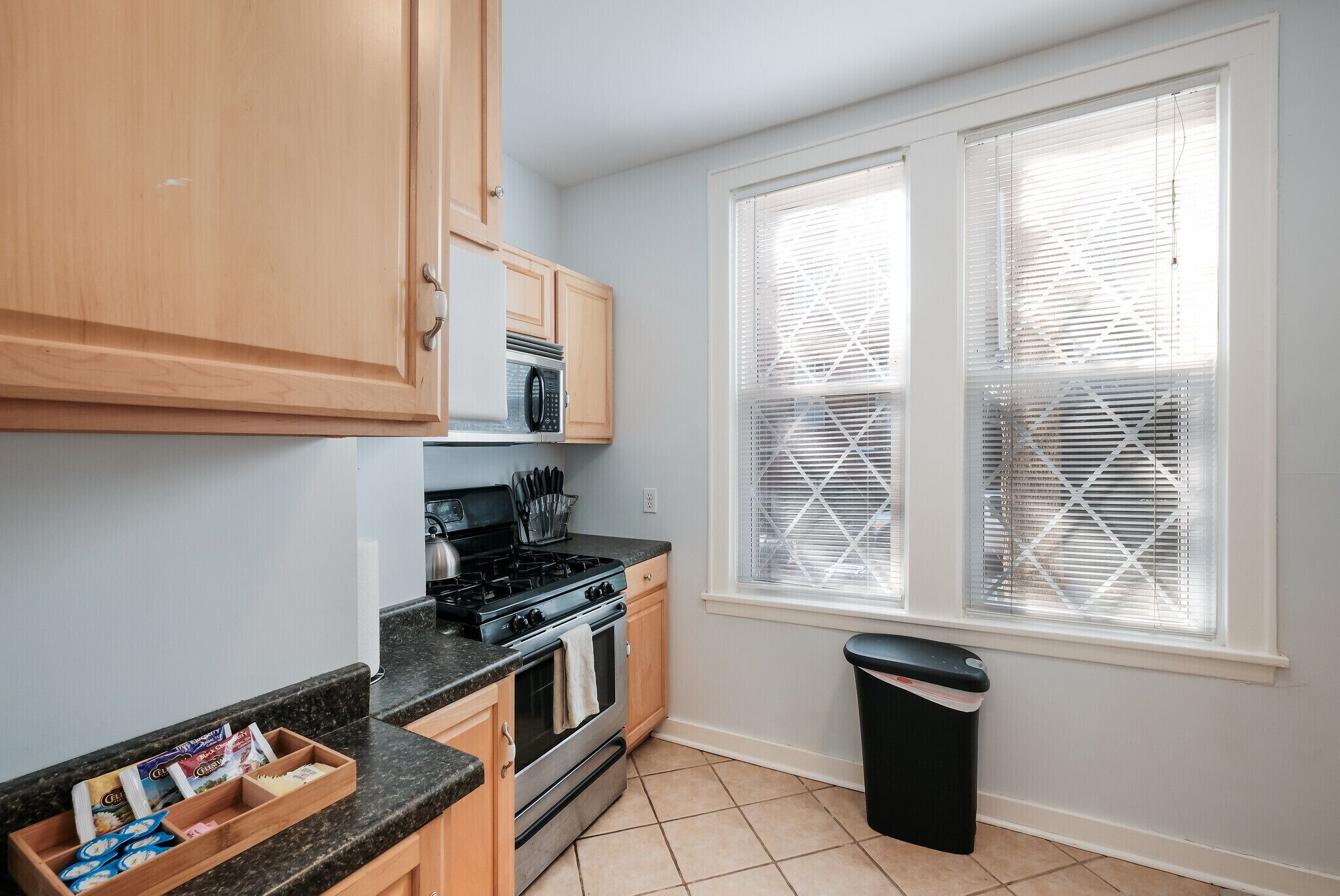 雪櫃、微波爐、焗爐、爐具