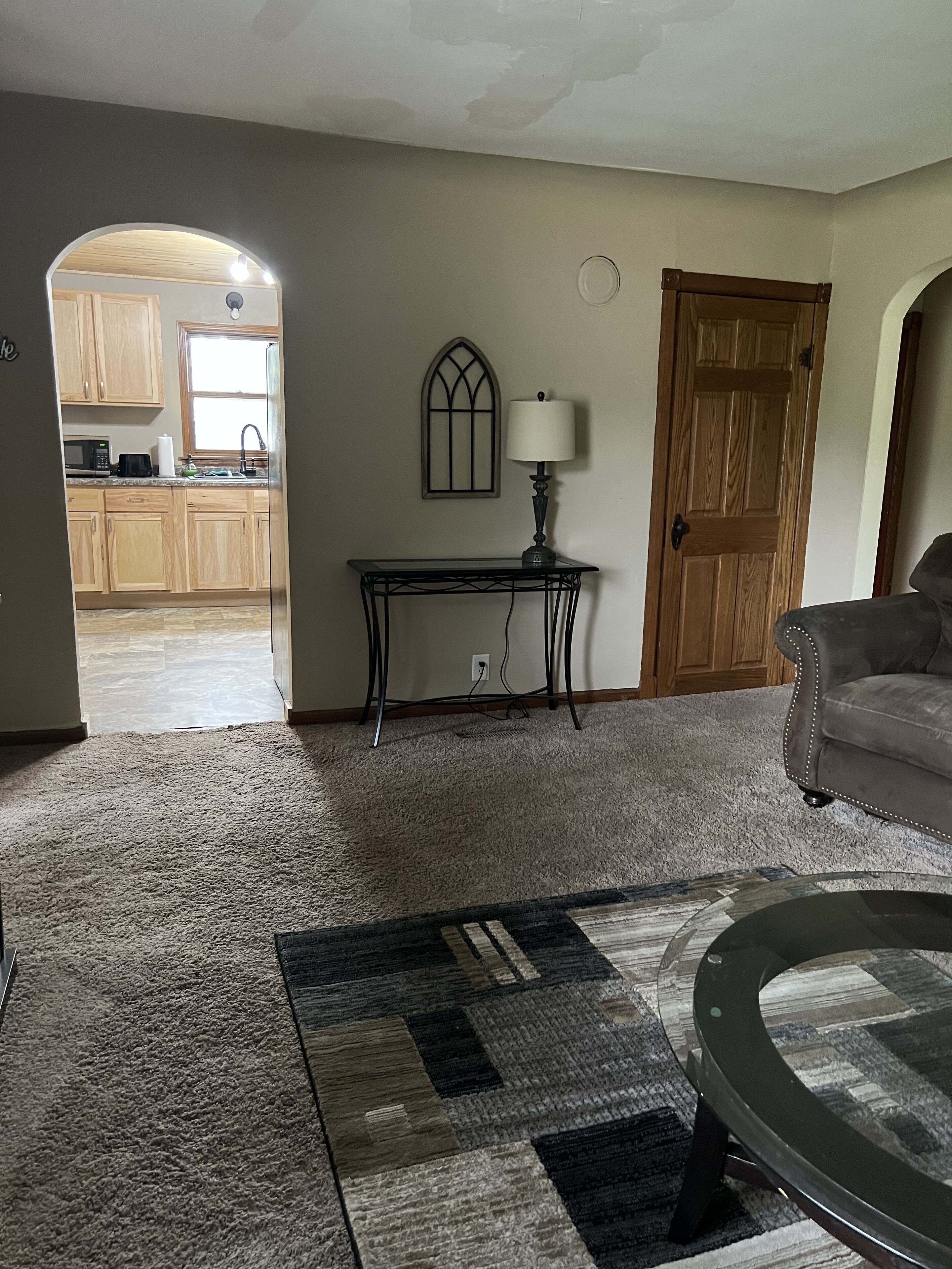 Smart TV, DVD player, books