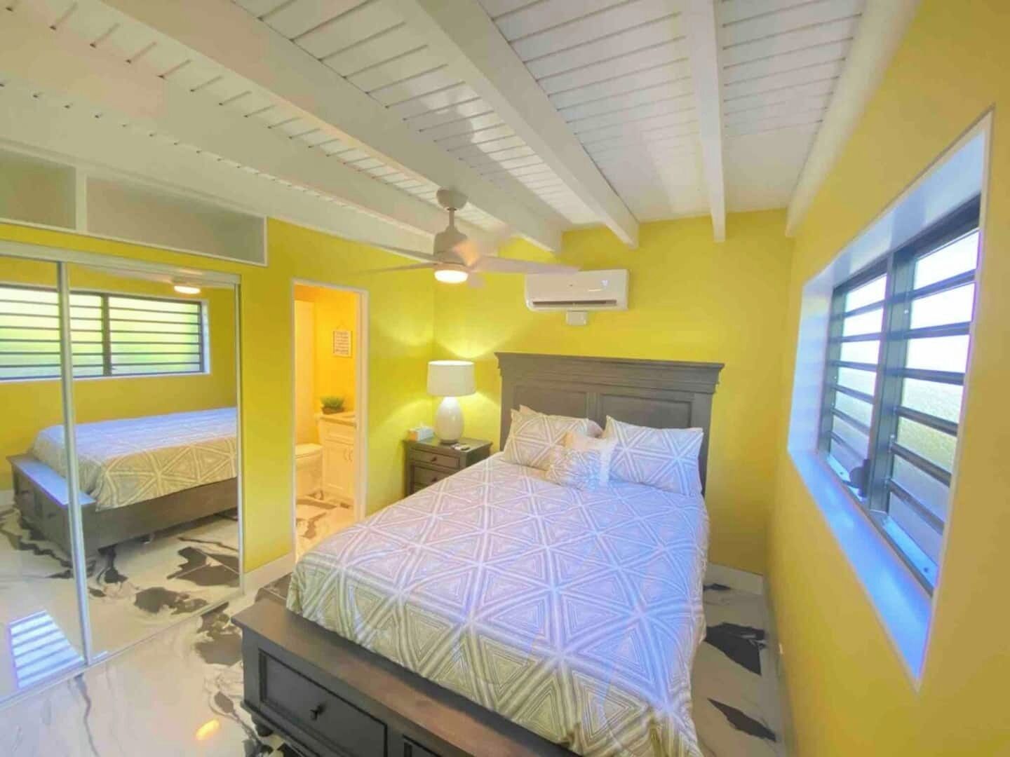 2 室のベッドルーム、アイロン / アイロン台、WiFi (無料)、ベッドシーツ