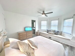 4 bedrooms, iron/ironing board, WiFi, bed sheets
