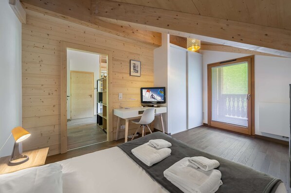 2 chambres, bureau, fer et planche à repasser, Wi-Fi gratuit