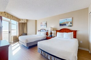 2 bedrooms, iron/ironing board, internet, bed sheets - Amazing & beautiful direct-oceanfront condo with pool, hot tub & AC (Myrtle Beach)