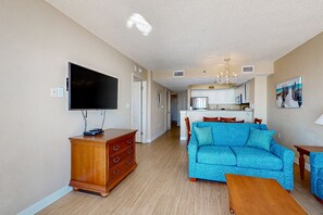 TV, DVD player, video library - Amazing & beautiful direct-oceanfront condo with pool, hot tub & AC (Myrtle Beach)