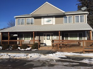 Exterior detail - Catskills Adventures (Roscoe)