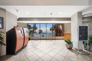 Interior - Oceanfront studio with pool, hot tub, AC & gym - snowbird & pet friendly (Myrtle Beach)