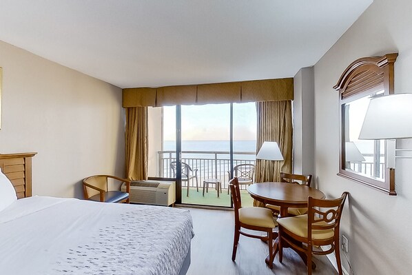 Fer et planche à repasser, accès Internet, draps fournis