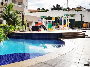 Piscine couverte, piscine extérieure