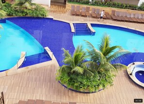 Piscine couverte, piscine extérieure