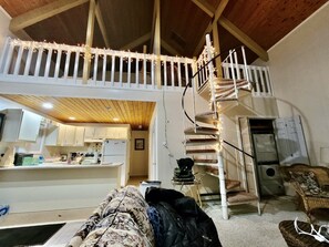 Interior - Pocono Lake House With Beautiful Lake View (Pocono lake)