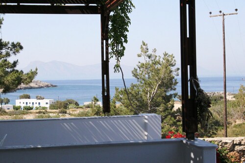 Captivating 1-Bed Apartment in Lefkos