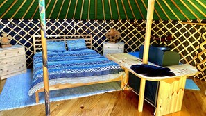 Ferros/tábuas de passar roupa, Wi-Fi, roupa de cama