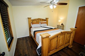 Bureau, Wi-Fi gratuit, draps fournis