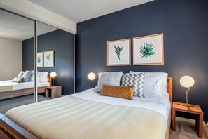 1 habitación, tabla de planchar con plancha, wifi y ropa de cama 