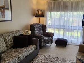 Smart TV, DVD player, printers - BALAVIL on Fern (Fullarton)