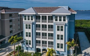 Exterior - Experience The Bungalow at Margaritaville! (Bradenton)