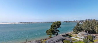 Fish From Your Back Yard! Ocean & Bay View! Hot Tub!