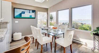 Fish From Your Back Yard! Ocean & Bay View! Hot Tub!