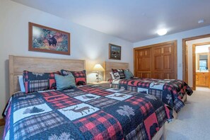 2 chambres, fer et planche à repasser, Wi-Fi gratuit, draps fournis