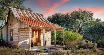 Friday Haus | 2/1 In Town | Hot Tub