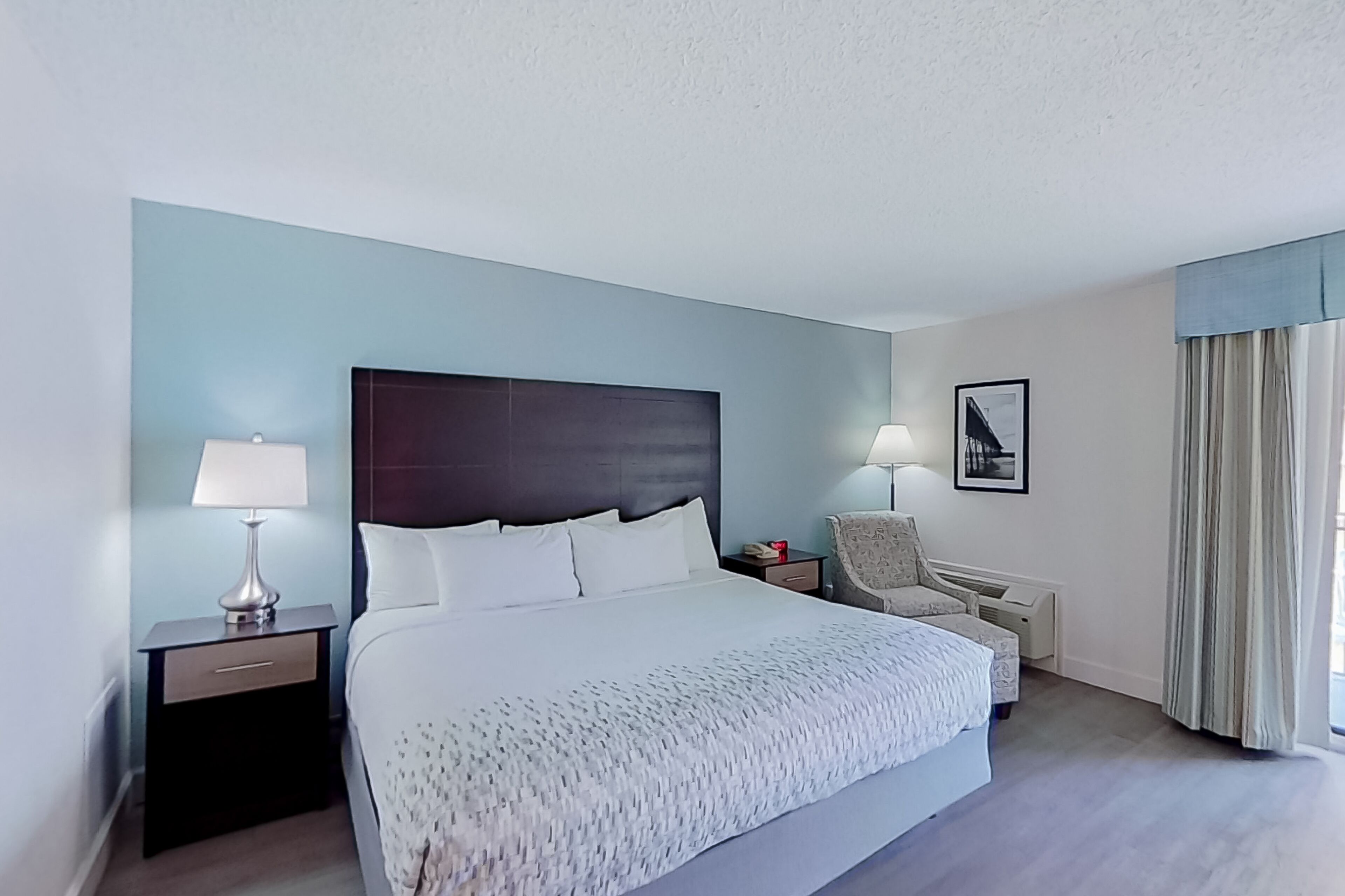 Iron/ironing board, internet, bed sheets