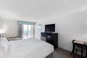 Iron/ironing board, Internet, bed sheets