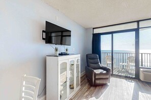 Televisio, DVD-soitin, videokirjasto