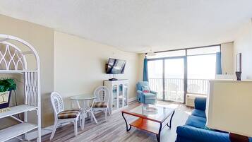 Televisio, DVD-soitin, videokirjasto